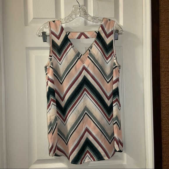 Maurices Multicolor V Neck Sleeveless Blouse size Small - Picture 7 of 8